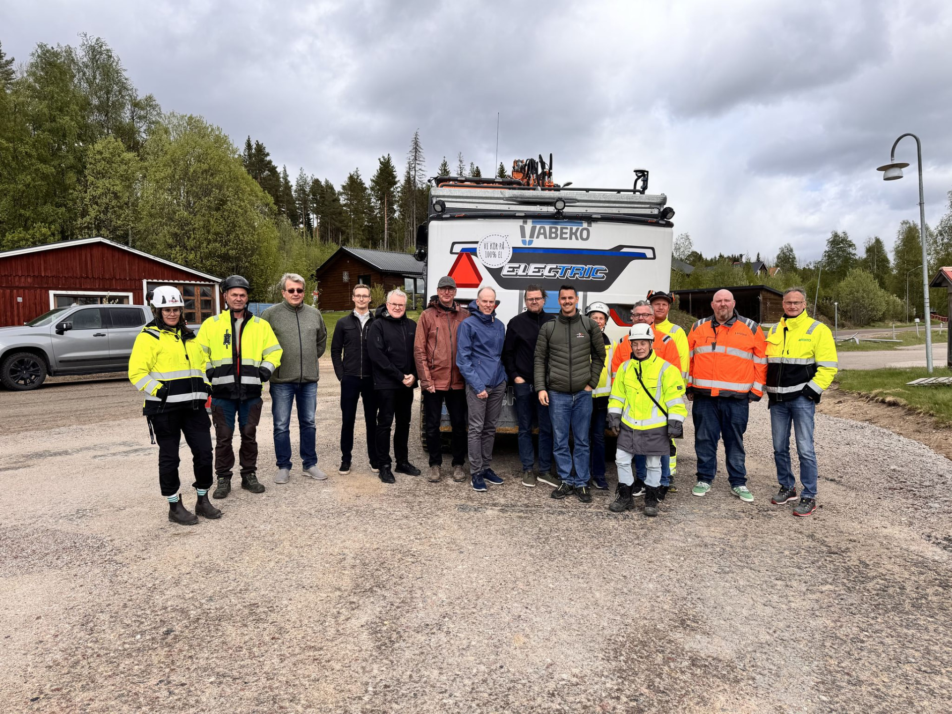Deltagarna i pilotprojektet samlade vid kickoffen för nollutsläppsentreprenaden på E45 Rengsjön–Älvros