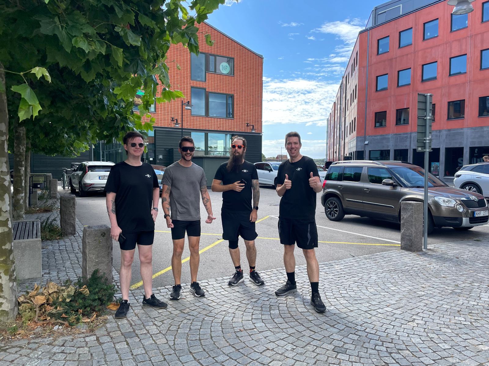 Kollegor från Kubicom samlade inför en löprunda efter jobbet