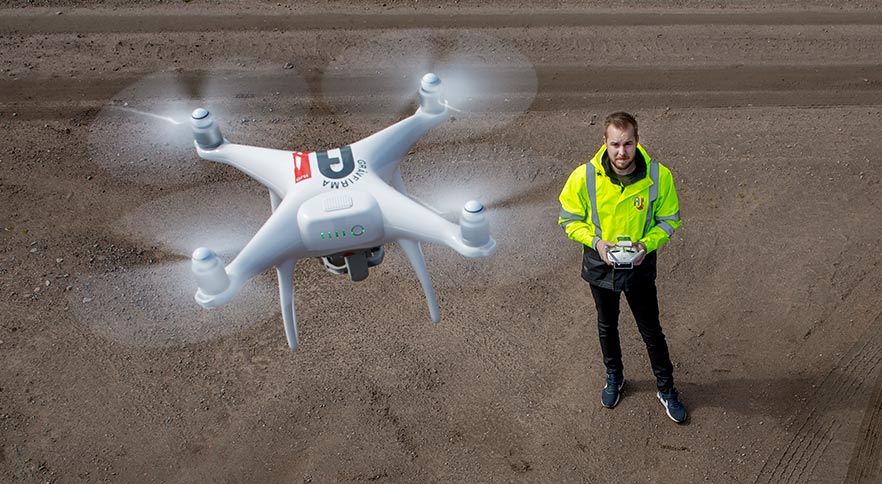 Robin Wallenius flyger drönare